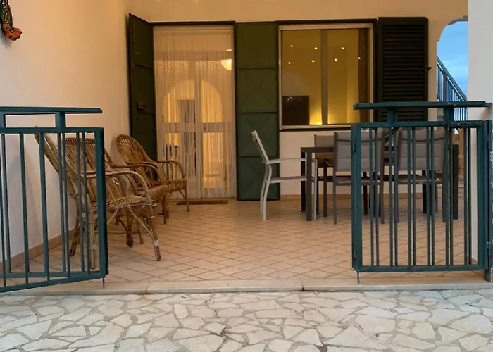 Amabile Panoramic House