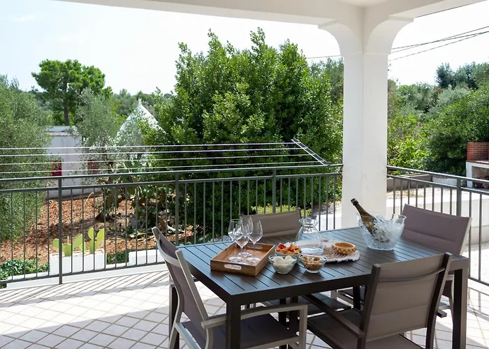 Amabile Panoramic House *